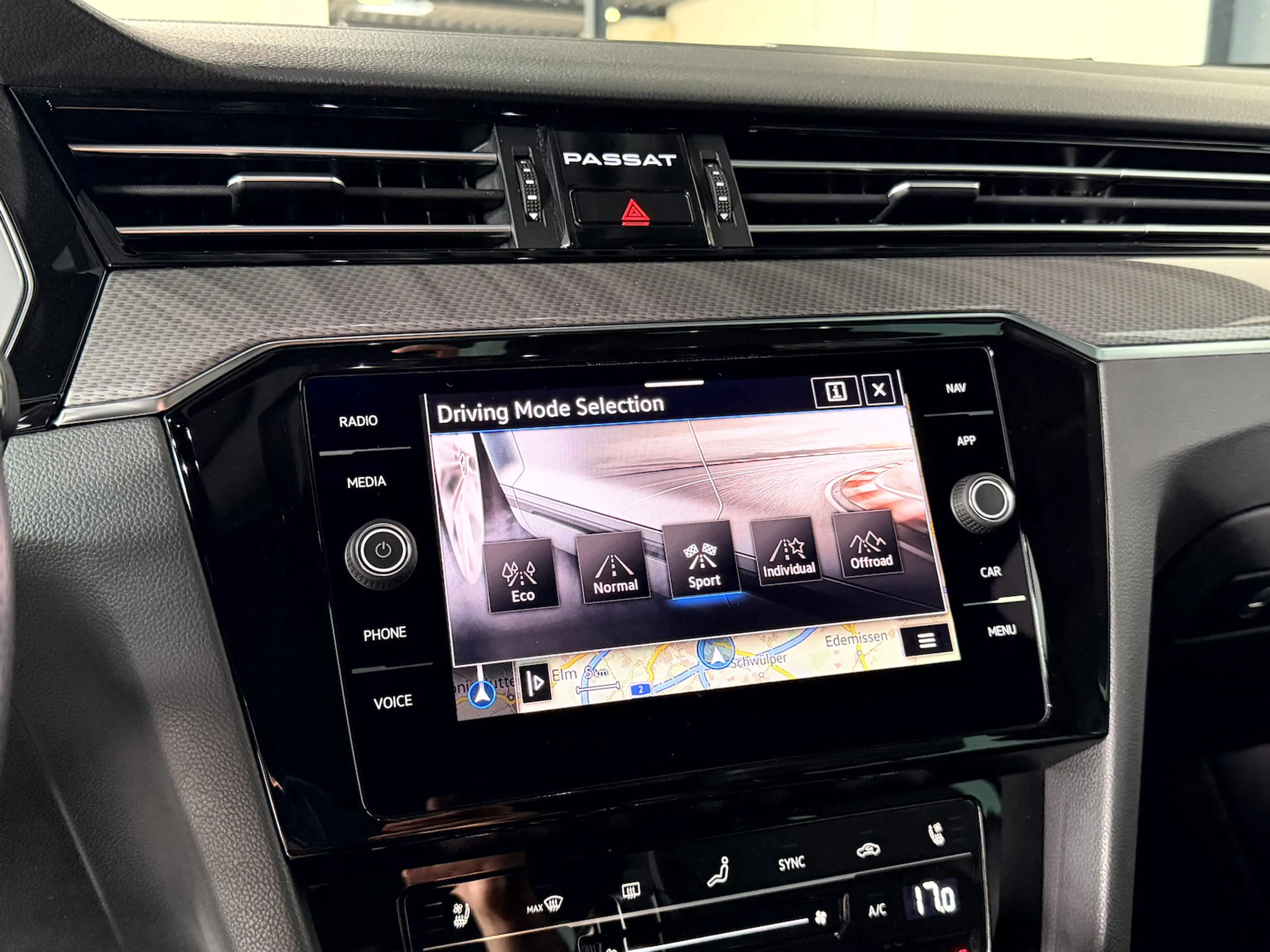 Volkswagen Passat Alltrack 2.0 TDI DSG*Pano*AHK*IQ* — photo 15