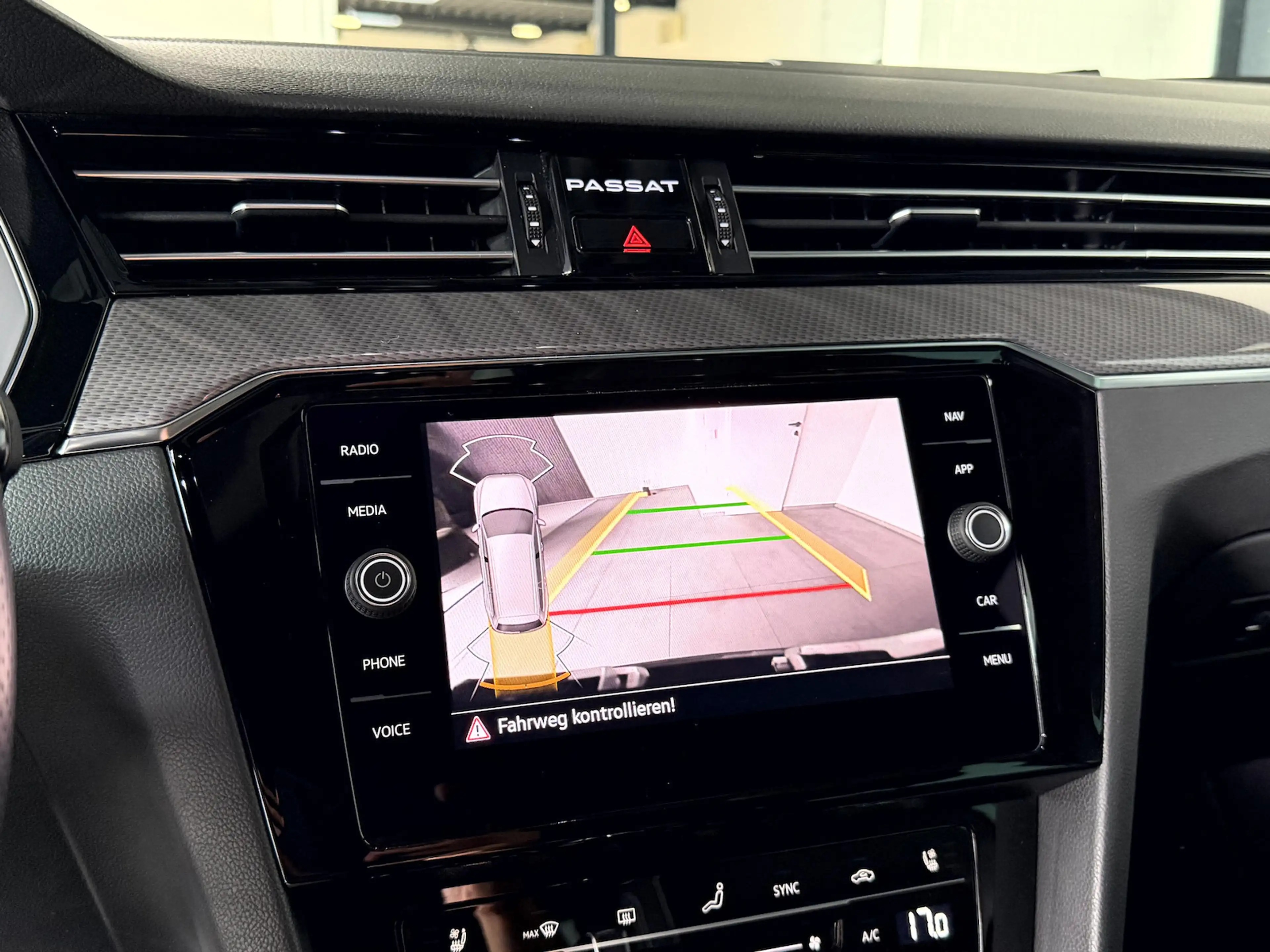 Volkswagen Passat Alltrack 2.0 TDI DSG*Pano*AHK*IQ* — photo 14