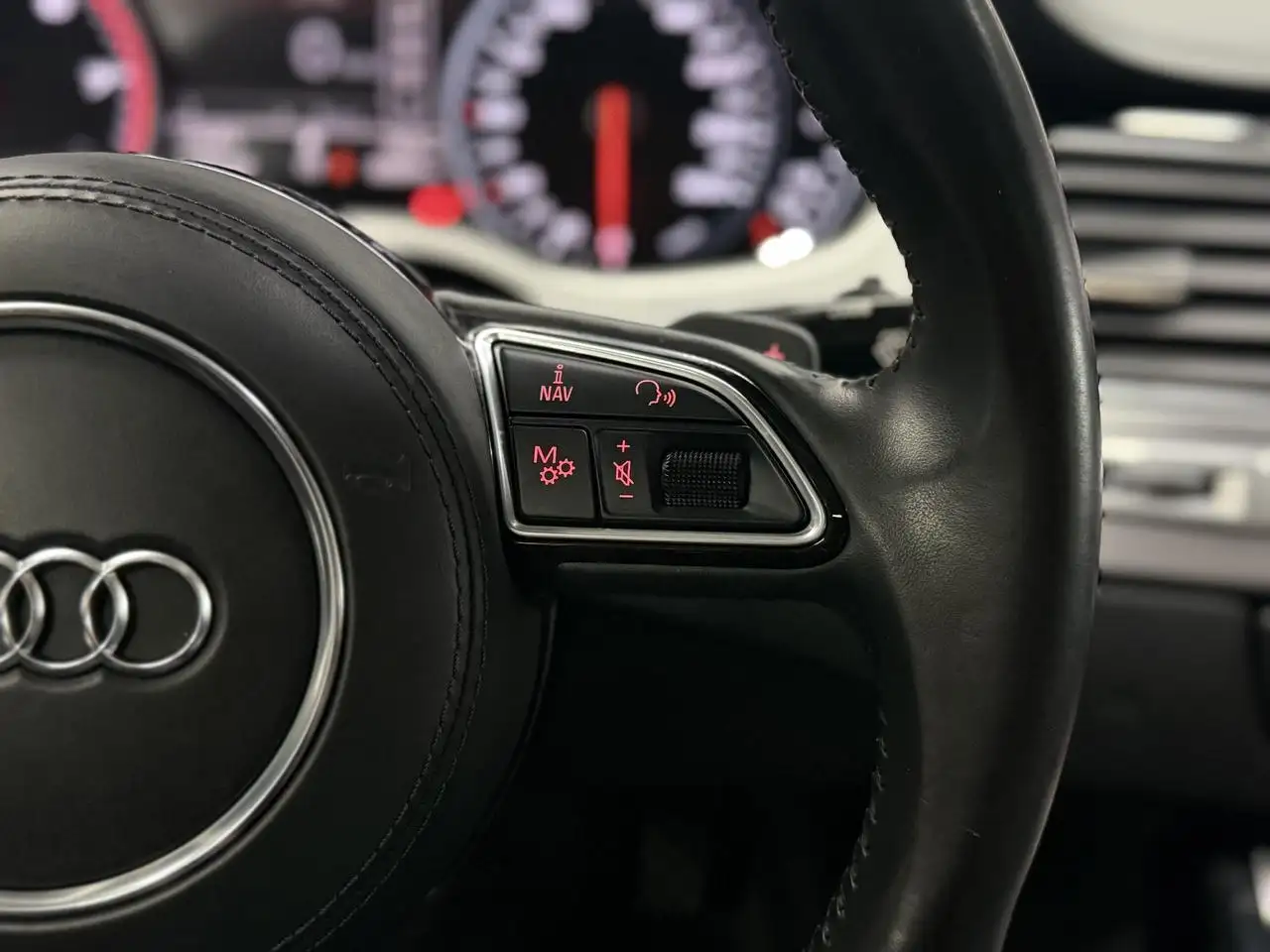 Audi A8 снимка Audi A8