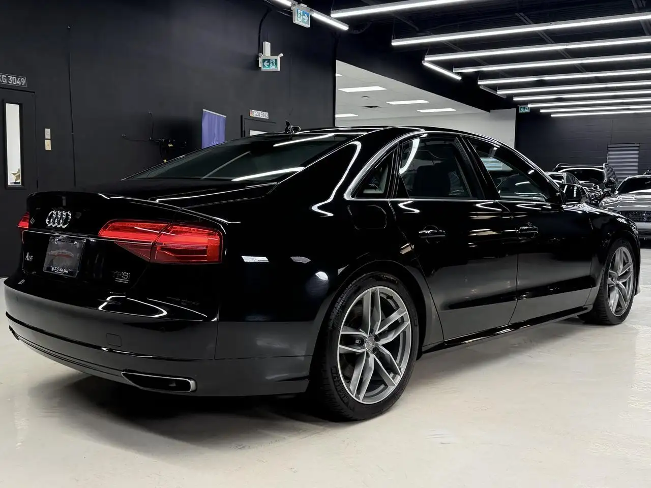 Audi A8 снимка Audi A8