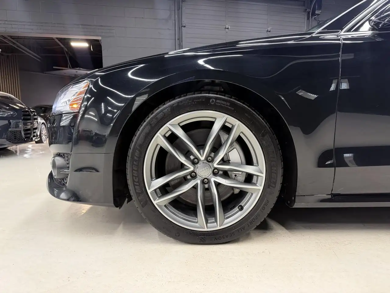 Audi A8 снимка Audi A8