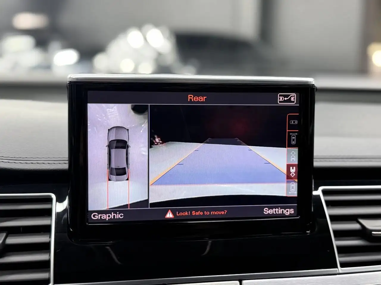 Audi A8 снимка Audi A8