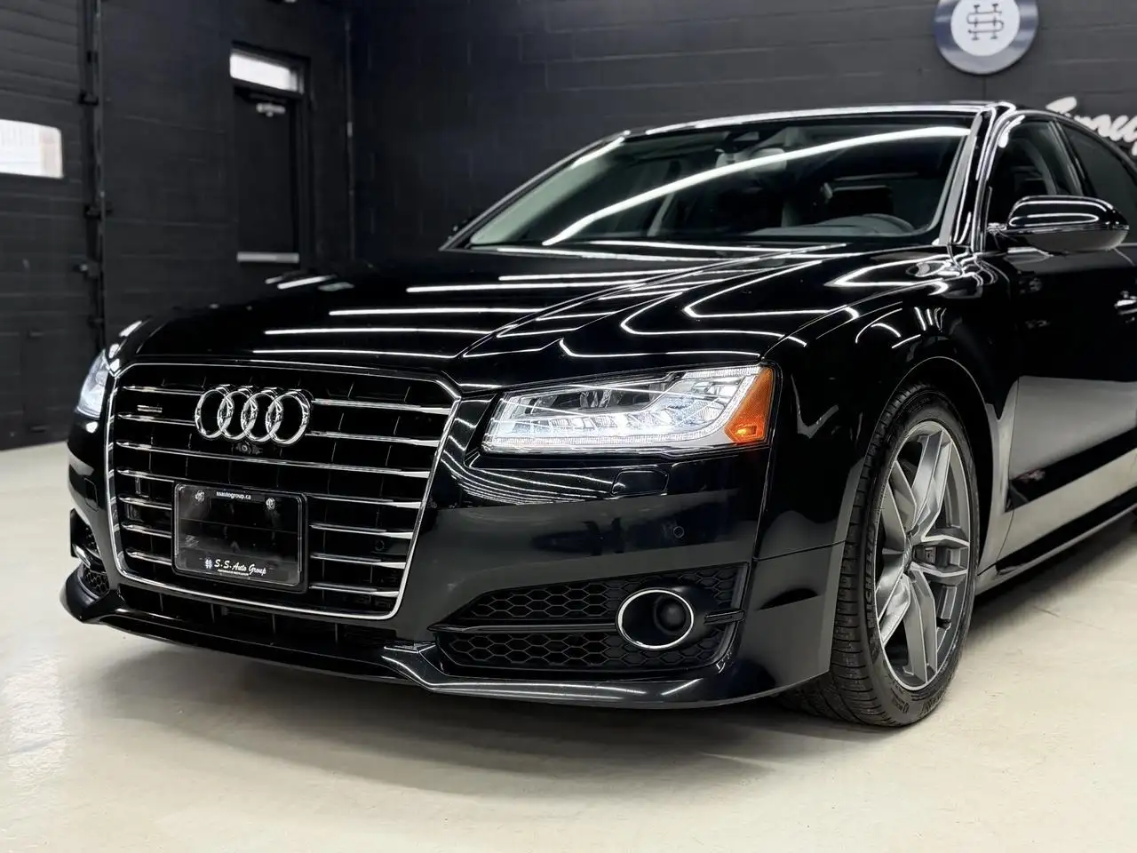 Audi A8 снимка Audi A8