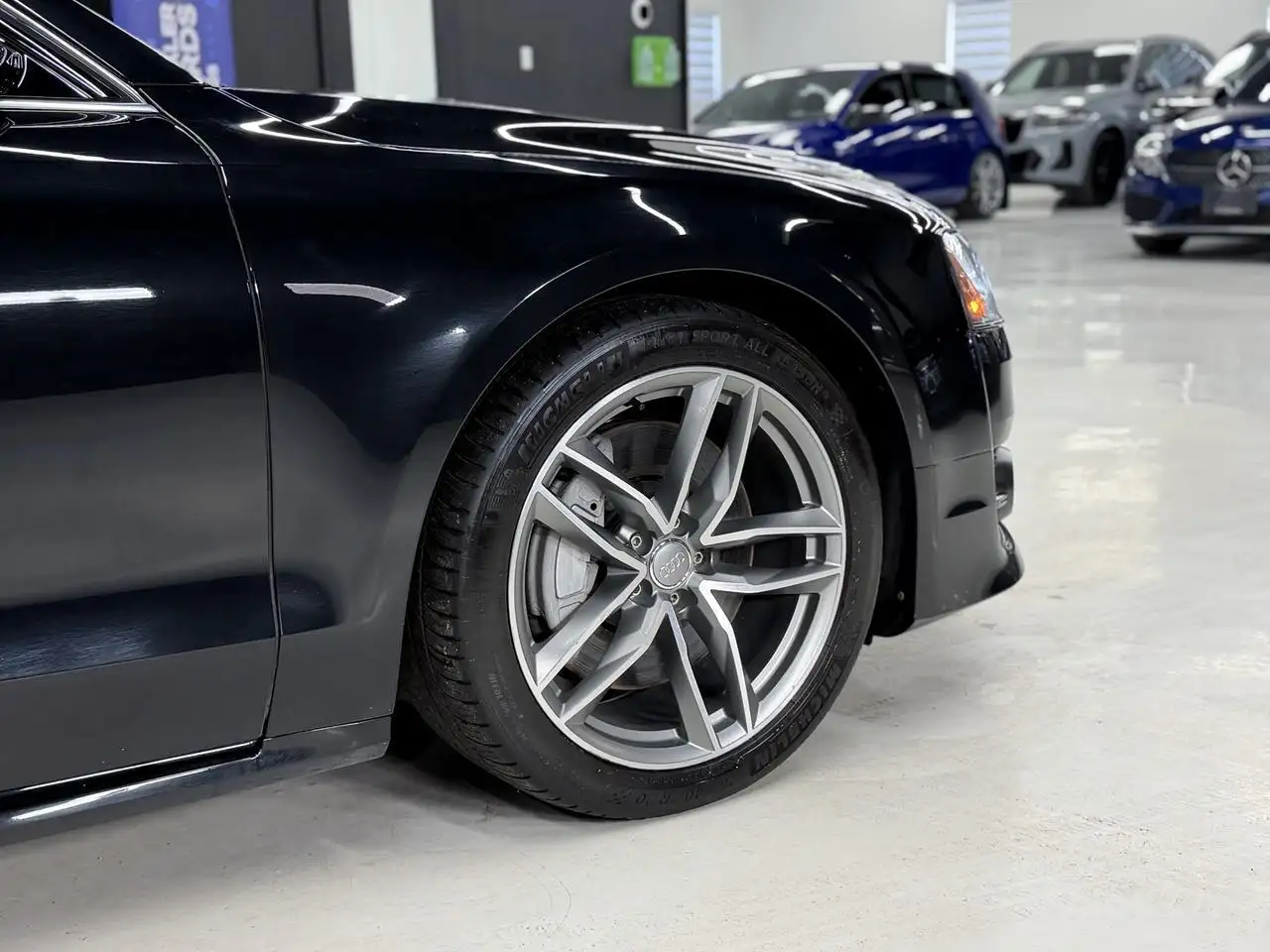 Audi A8 снимка Audi A8