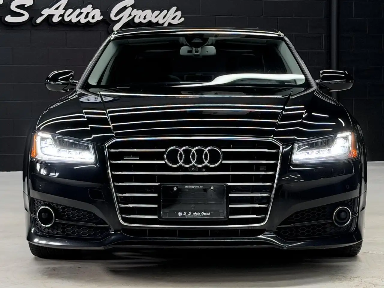 Audi A8 снимка Audi A8