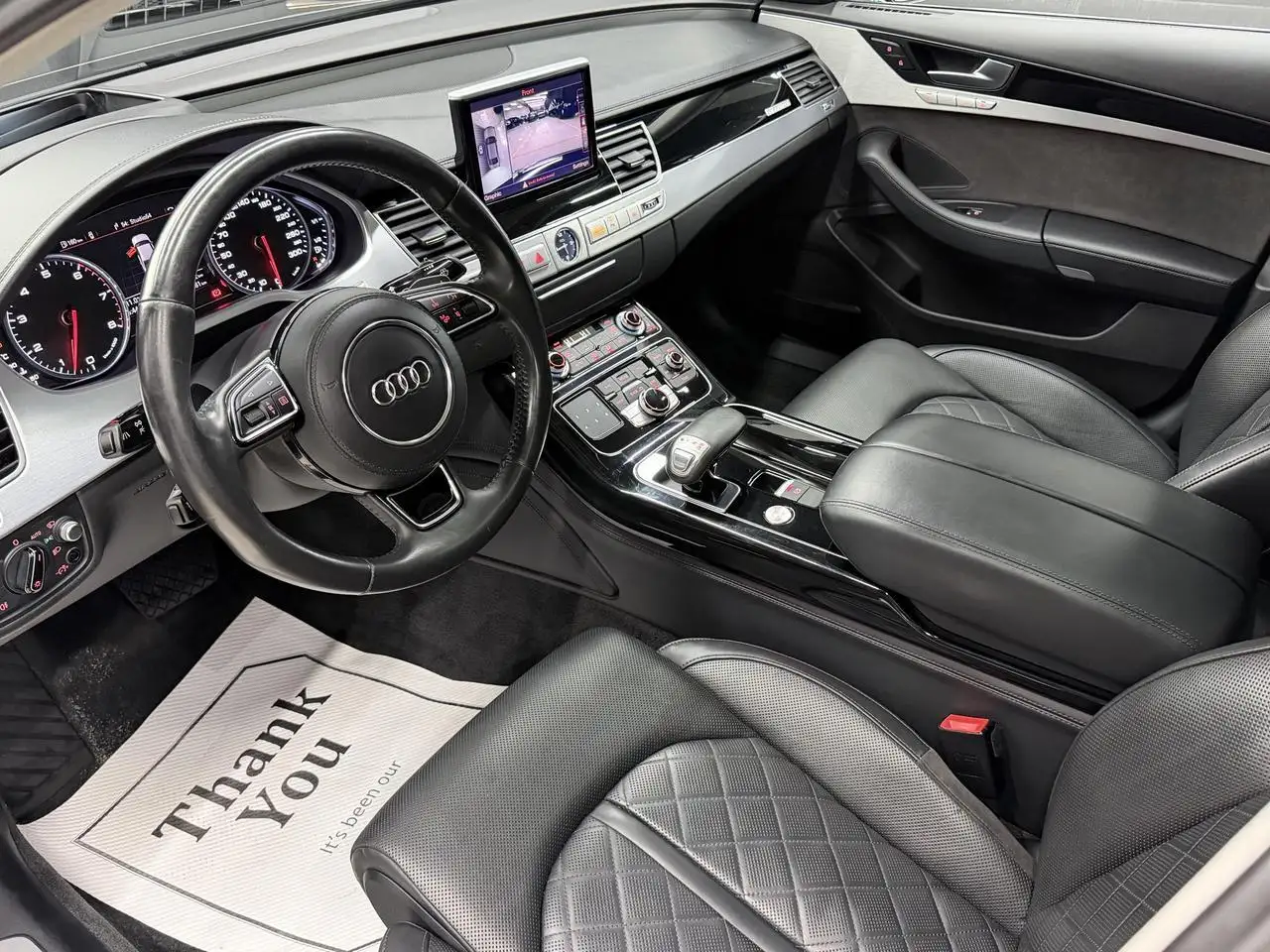 Audi A8 снимка Audi A8