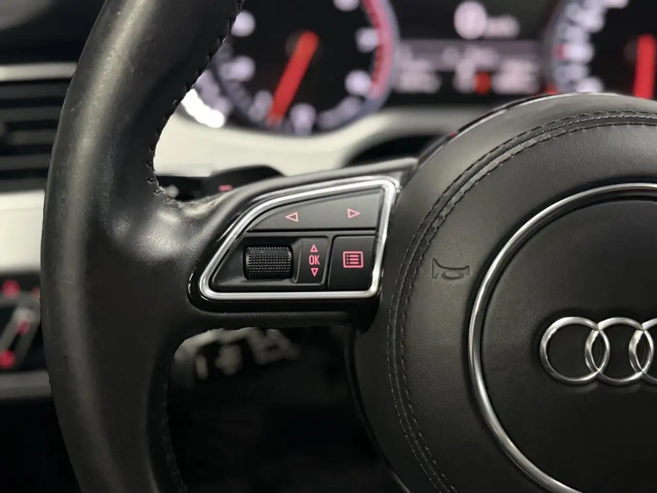 Audi A8 снимка Audi A8