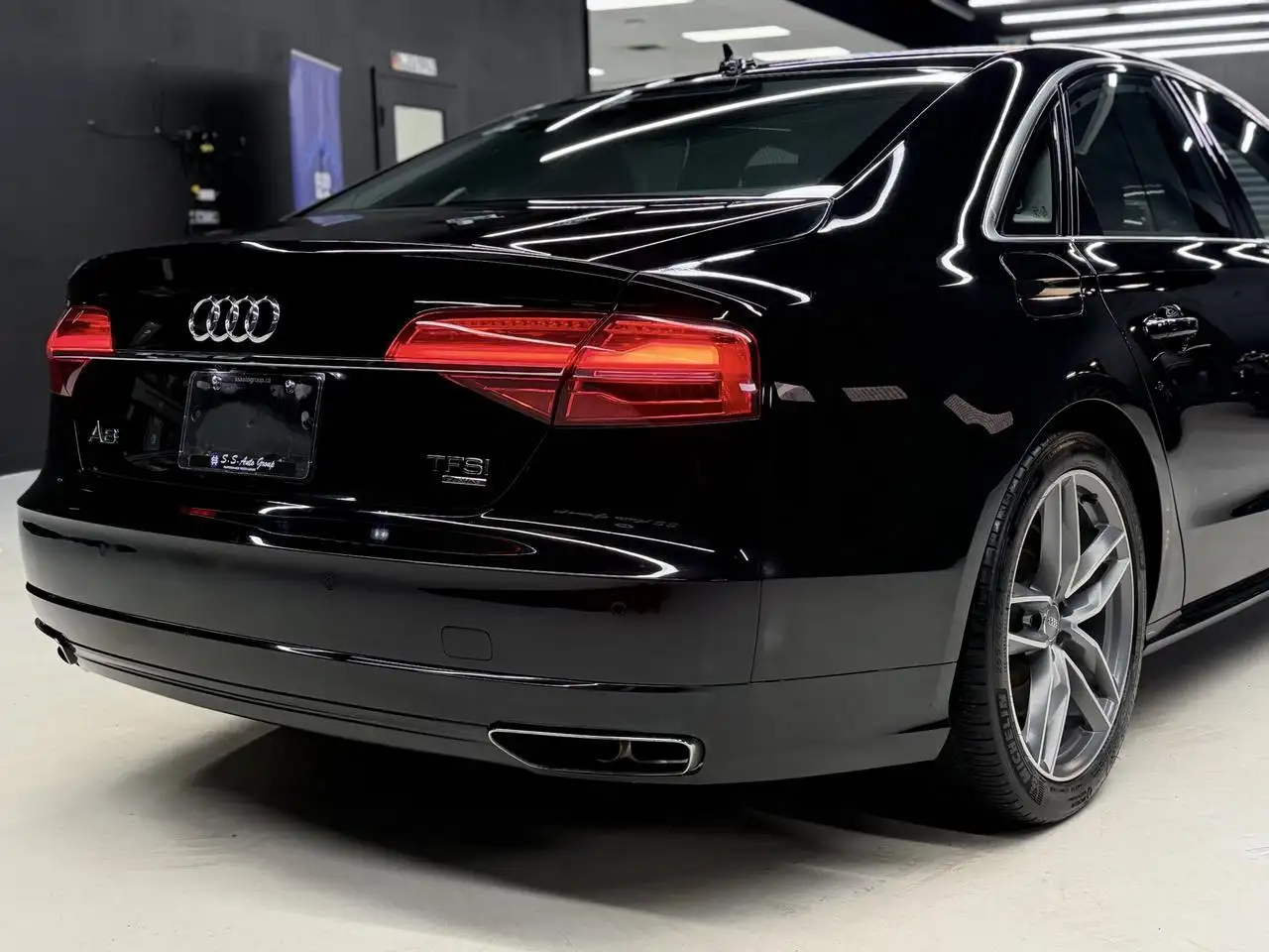 Audi A8 снимка Audi A8