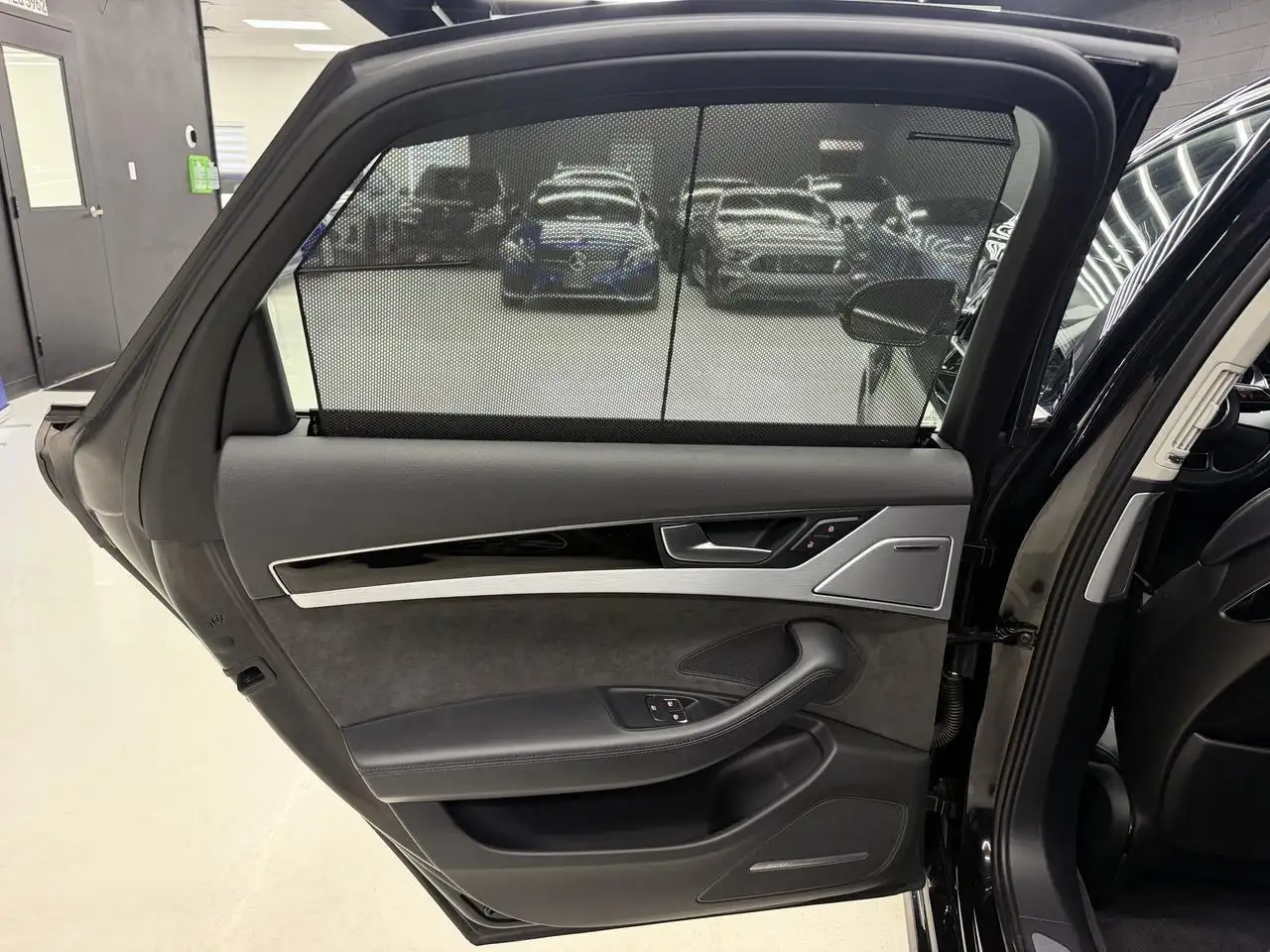 Audi A8 снимка Audi A8