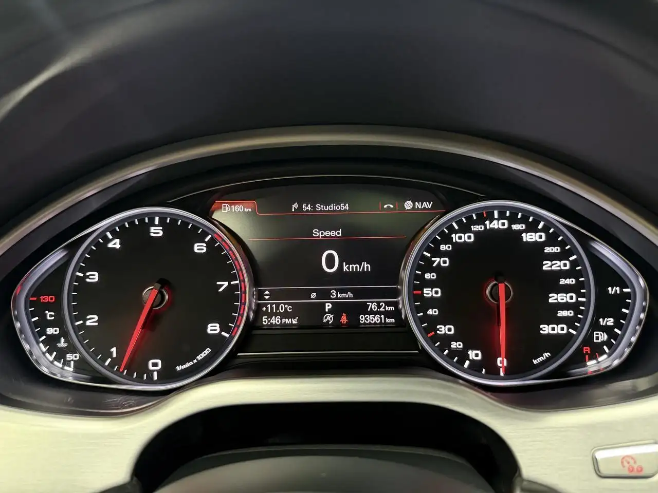 Audi A8 снимка Audi A8