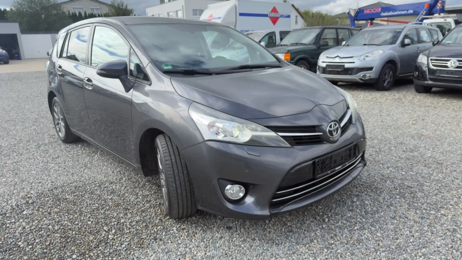 Toyota Verso 1.6 Executive Navi Pano Sitzheizung PDC Grau - 2