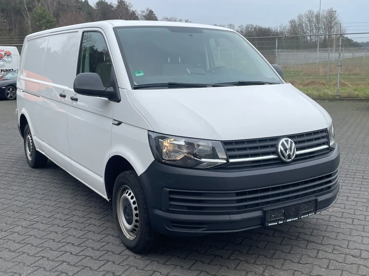 Volkswagen T6 Transporter Kasten lang 2.0TDi Weiß - 1