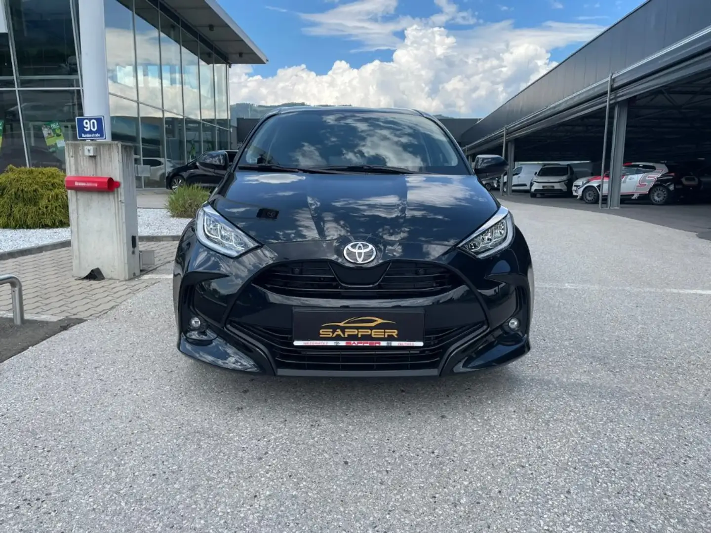 Toyota Yaris 5-Türer Teamplayer 1,5L Hybrid, Syst. 85kW Schwarz - 2