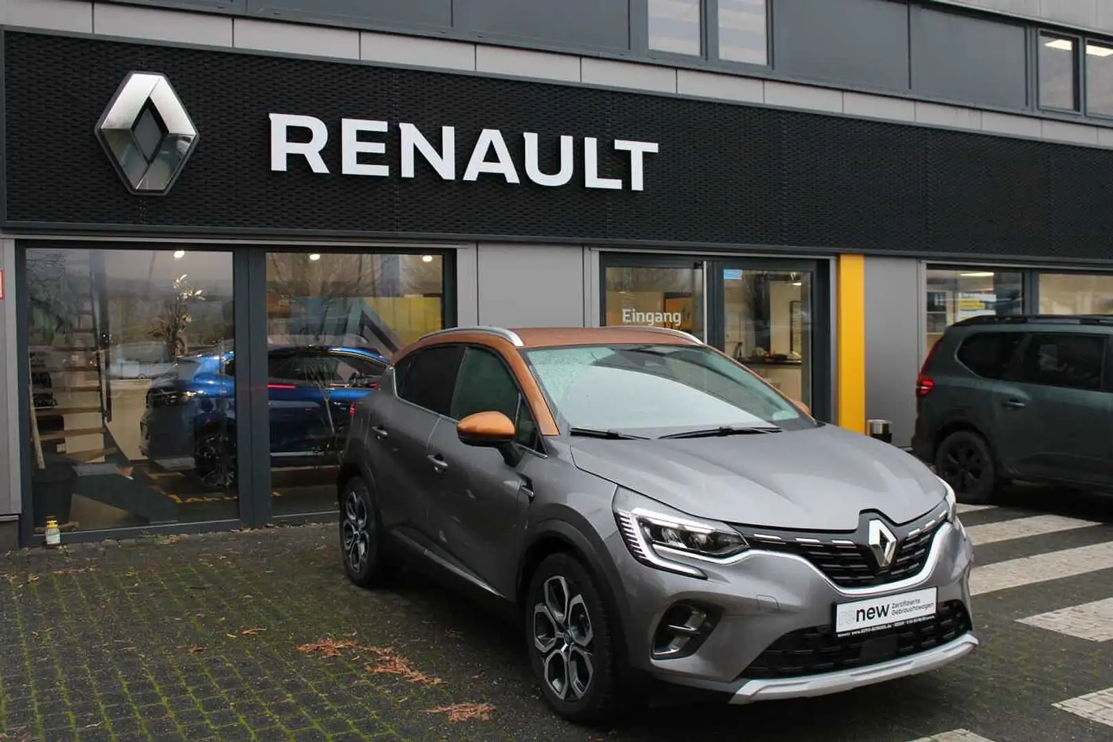 Renault Captur E-TECH PLUG-in 160 INTENS Grau - 1