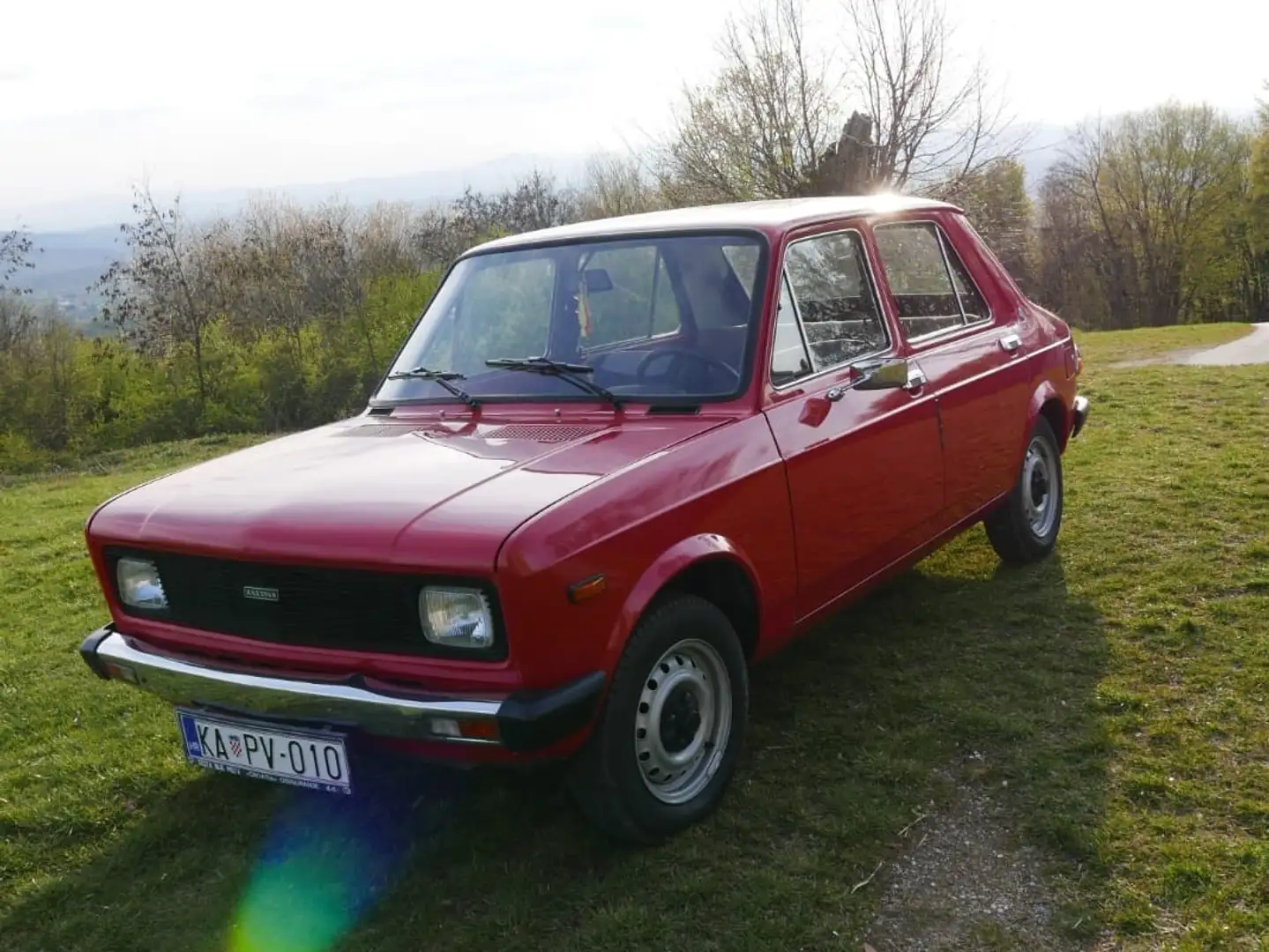 Zastava 101 Červená - 1