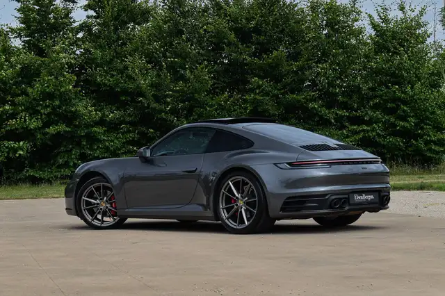 Porsche 911 view 14