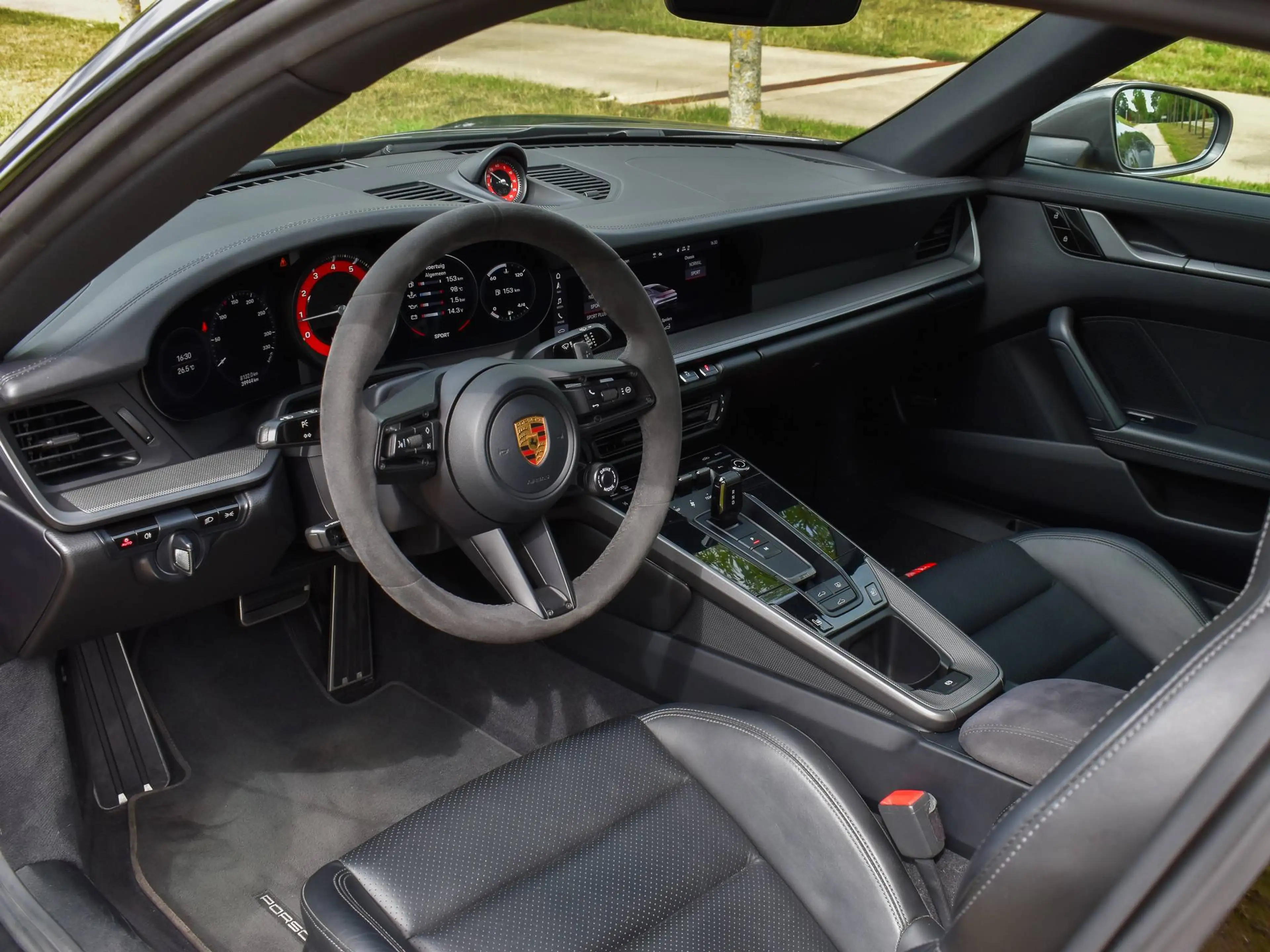 Porsche 911 992 Carrera 2 Coupé / Agate Grey / TOP SPEC / TOP CONDITION — photo 4