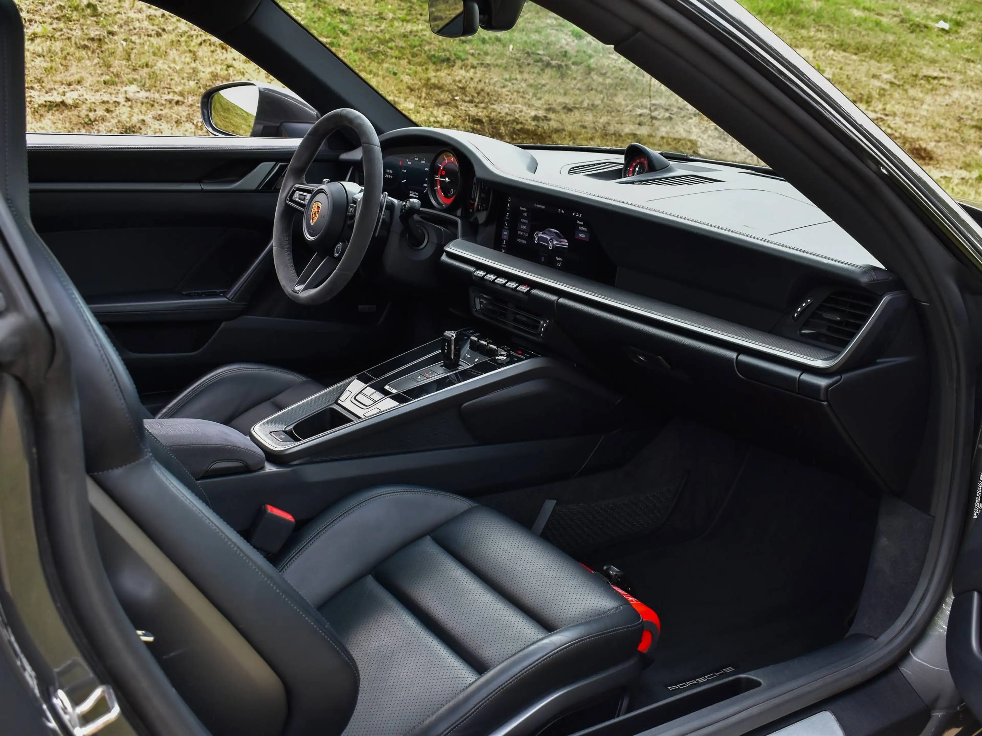 Porsche 911 992 Carrera 2 Coupé / Agate Grey / TOP SPEC / TOP CONDITION — photo 11