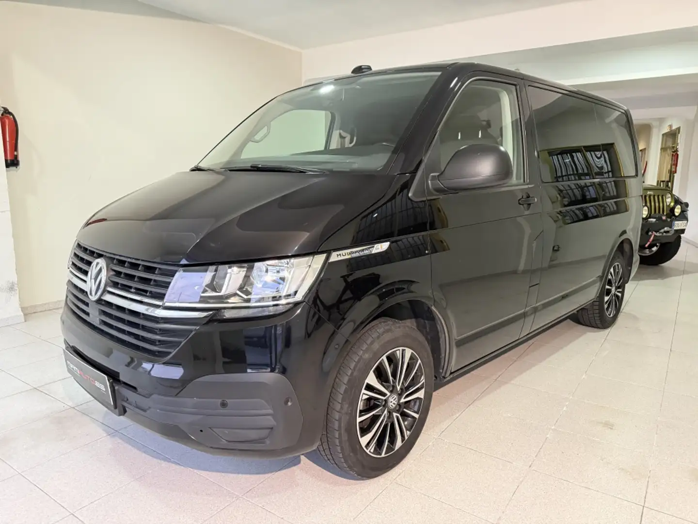 Volkswagen T6 California 2.0TDI BMT Beach Camper 4M DSG 110kW Negro - 1