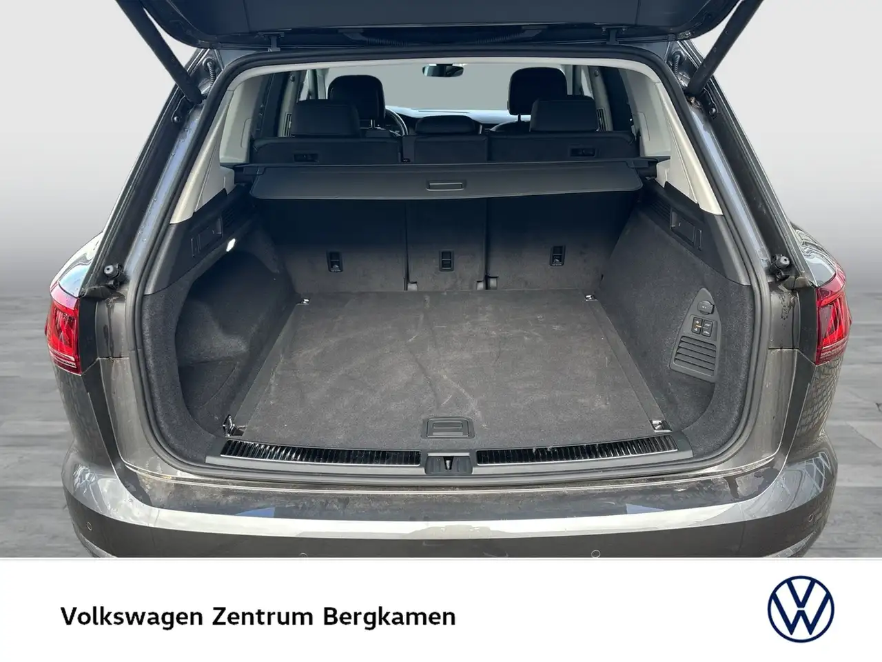 Volkswagen Touareg V6 ELEGANCE AHK CAM ACC LM19 E-KLAPPE 18