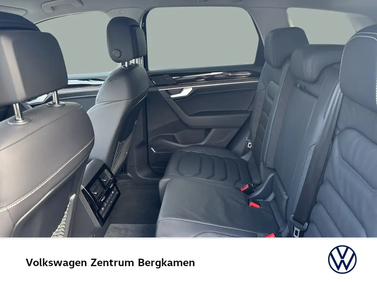 Volkswagen Touareg V6 ELEGANCE AHK CAM ACC LM19 E-KLAPPE 9