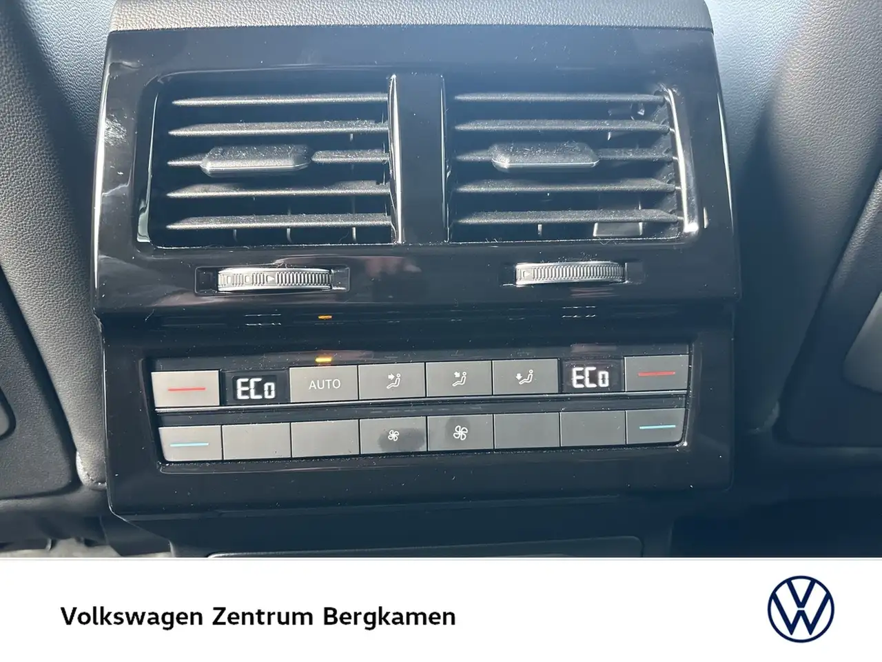 Volkswagen Touareg V6 ELEGANCE AHK CAM ACC LM19 E-KLAPPE 10