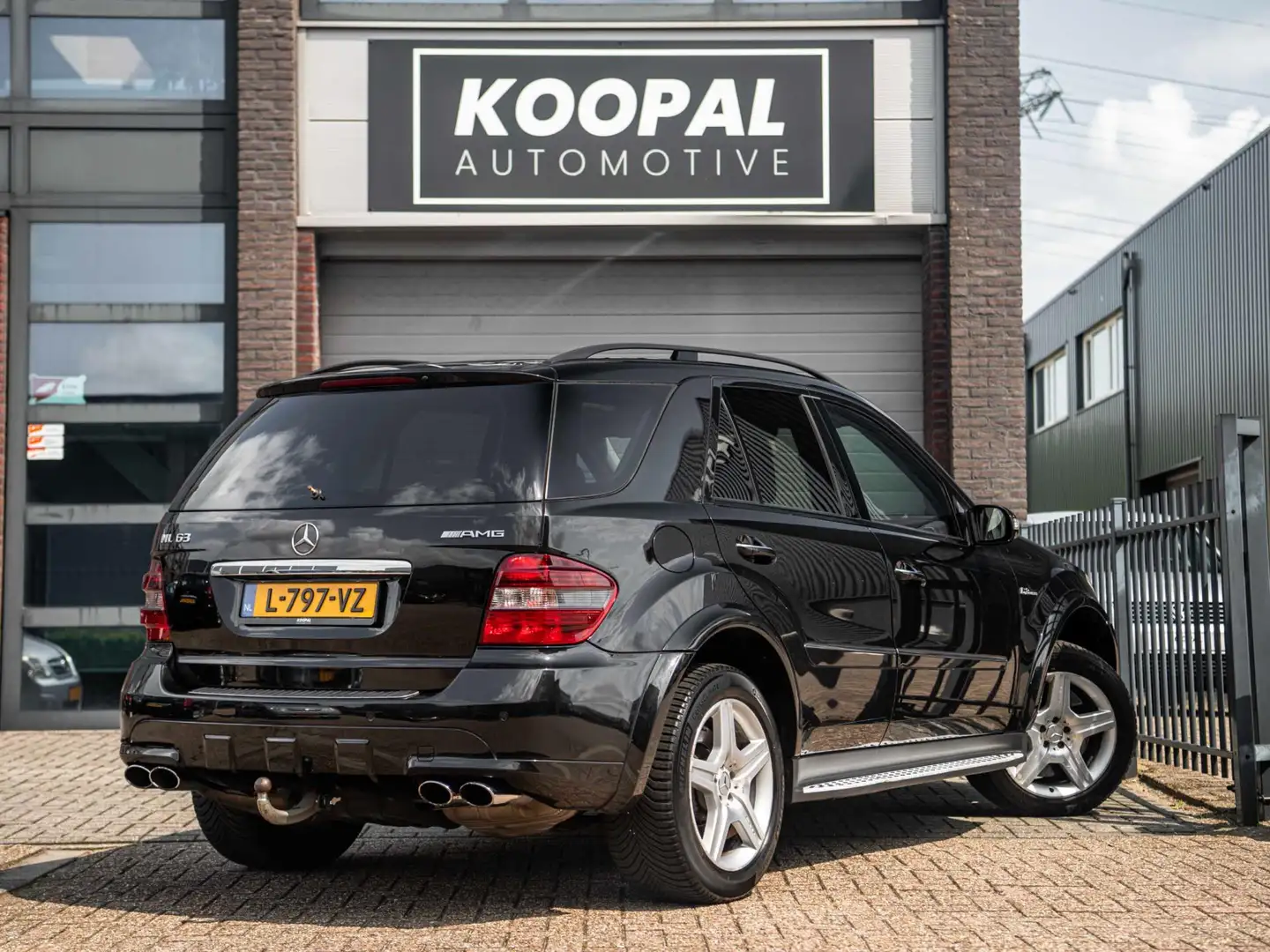 Mercedes-Benz ML 63 AMG M-klasse | Harman Kardon | Schuifdak | Keyless | S Schwarz - 2