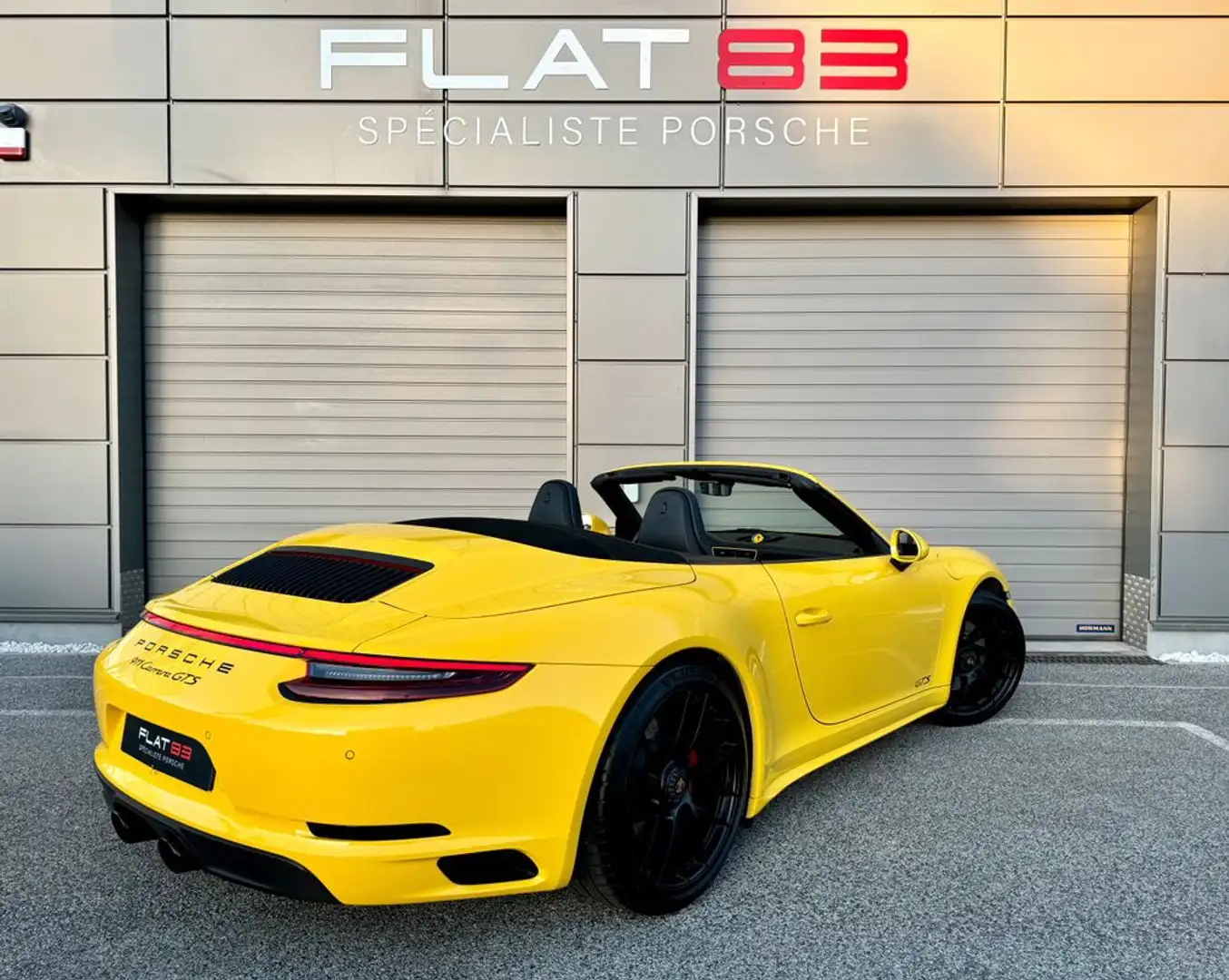 Porsche 911 (991.2) Cabriolet Carrera GTS 3.0 450 ch PDK Jaune - 2