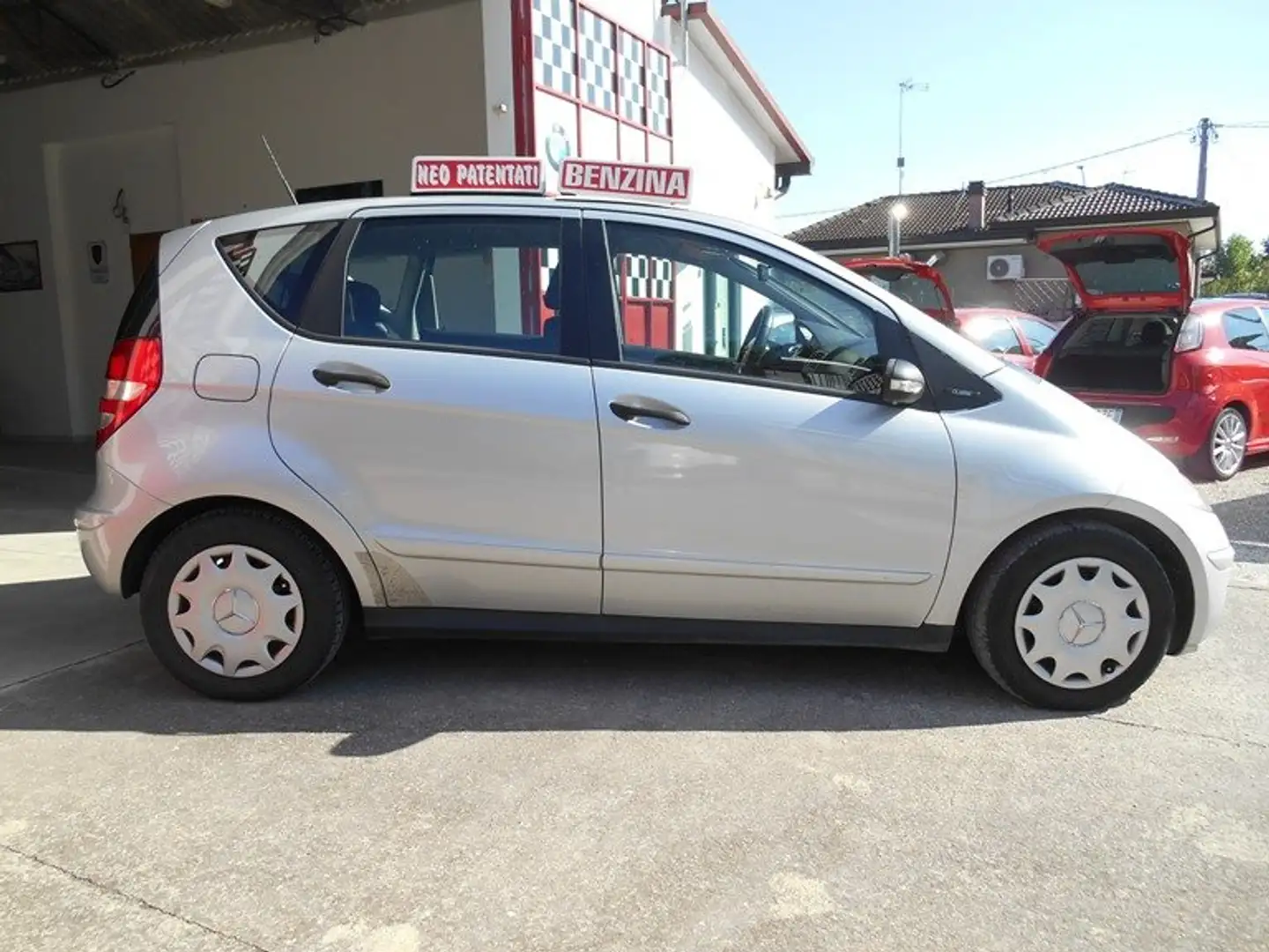 Mercedes-Benz A 150 A 150 Classic X NEOPATENTATI NO BLOCCHI TRAFFICO Silber - 2