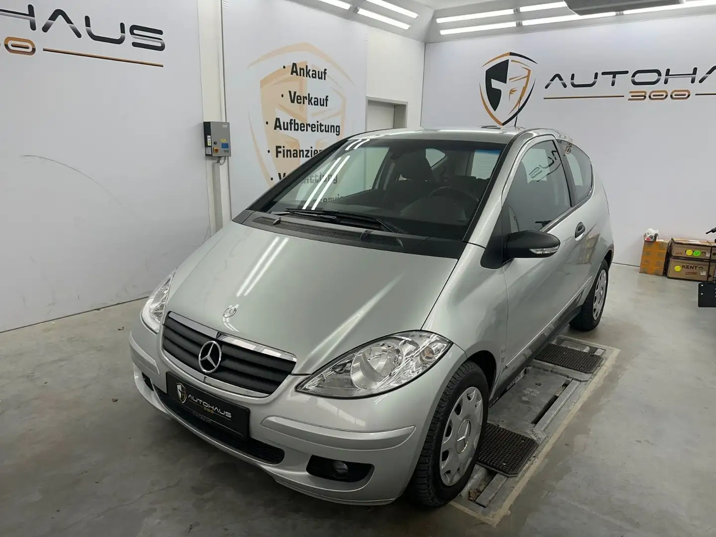 Mercedes-Benz A 150 A -Klasse A 150 KLIMA SHZ MFL SCHECKHEFT AUTOMAT Silber - 1