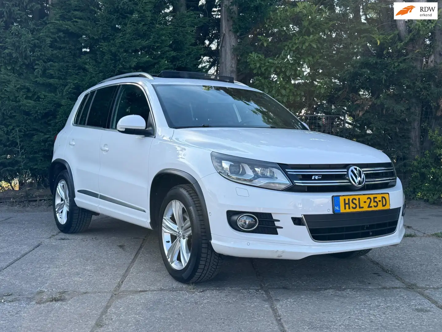 Volkswagen Tiguan 2.0 TSI 4Motion 3X R line Nieuwe Motor 120dkm Pano Weiß - 1
