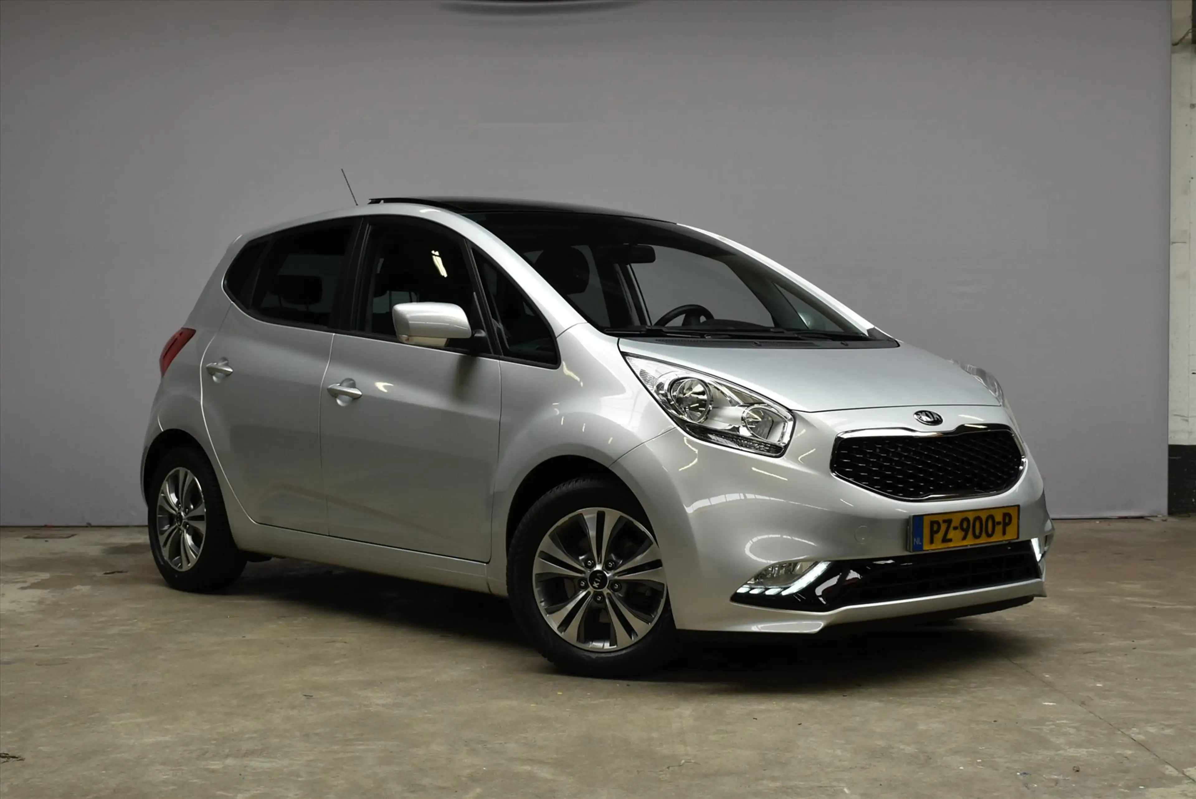 Kia Venga 1.4 CVVT 90pk Summer Edition Navigatie, Panoramada — photo 4