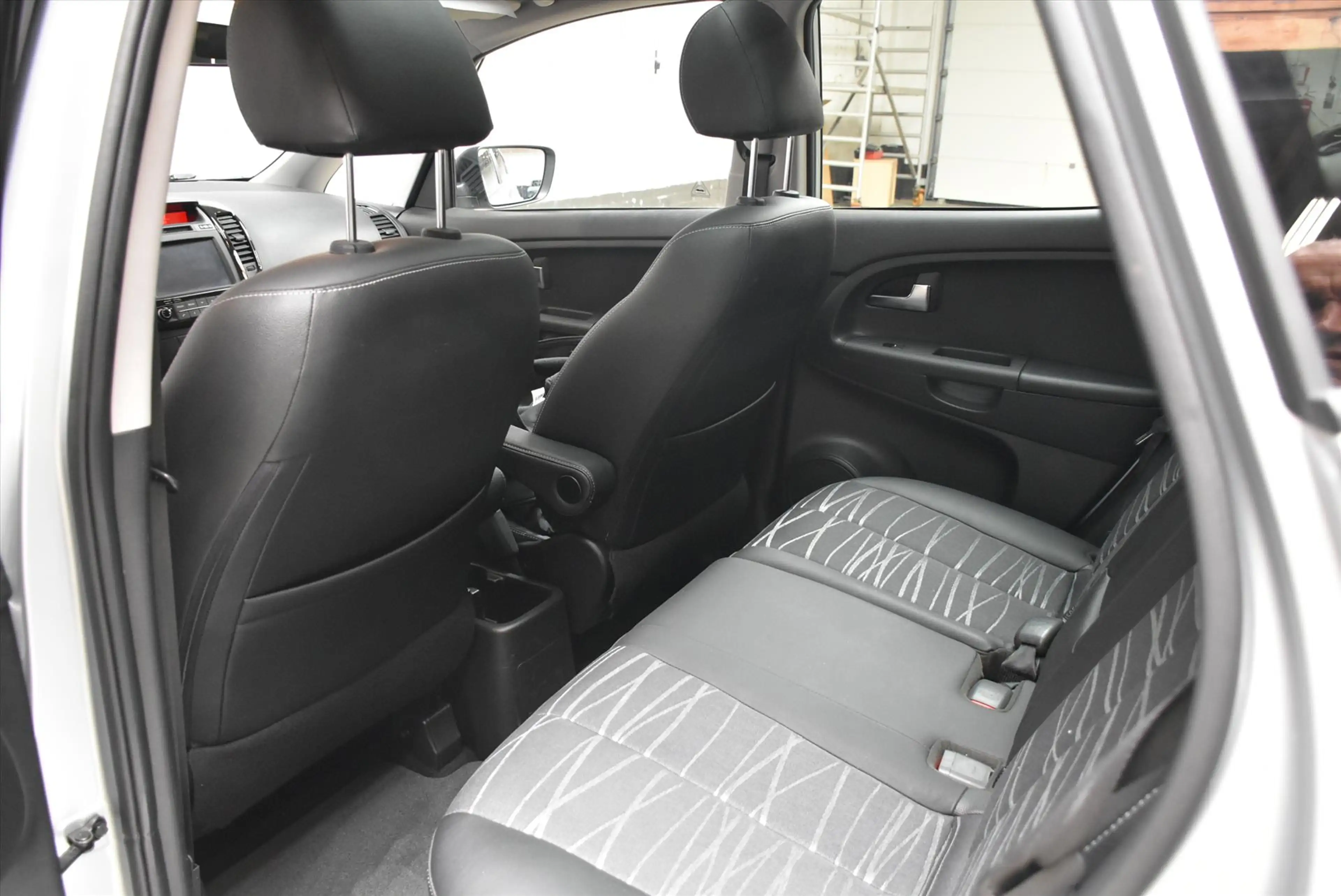 Kia Venga 1.4 CVVT 90pk Summer Edition Navigatie, Panoramada — photo 14