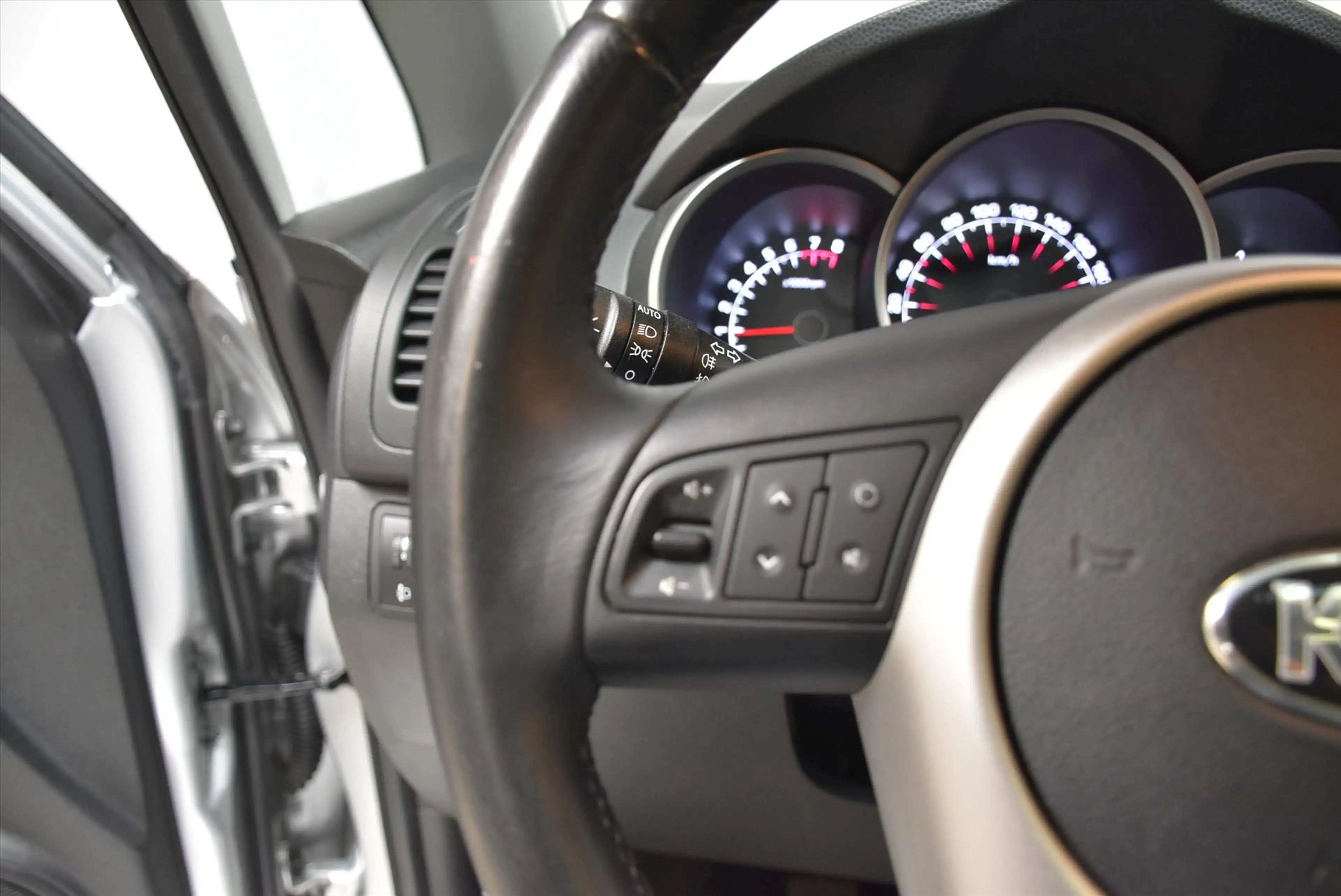 Kia Venga 1.4 CVVT 90pk Summer Edition Navigatie, Panoramada — photo 18