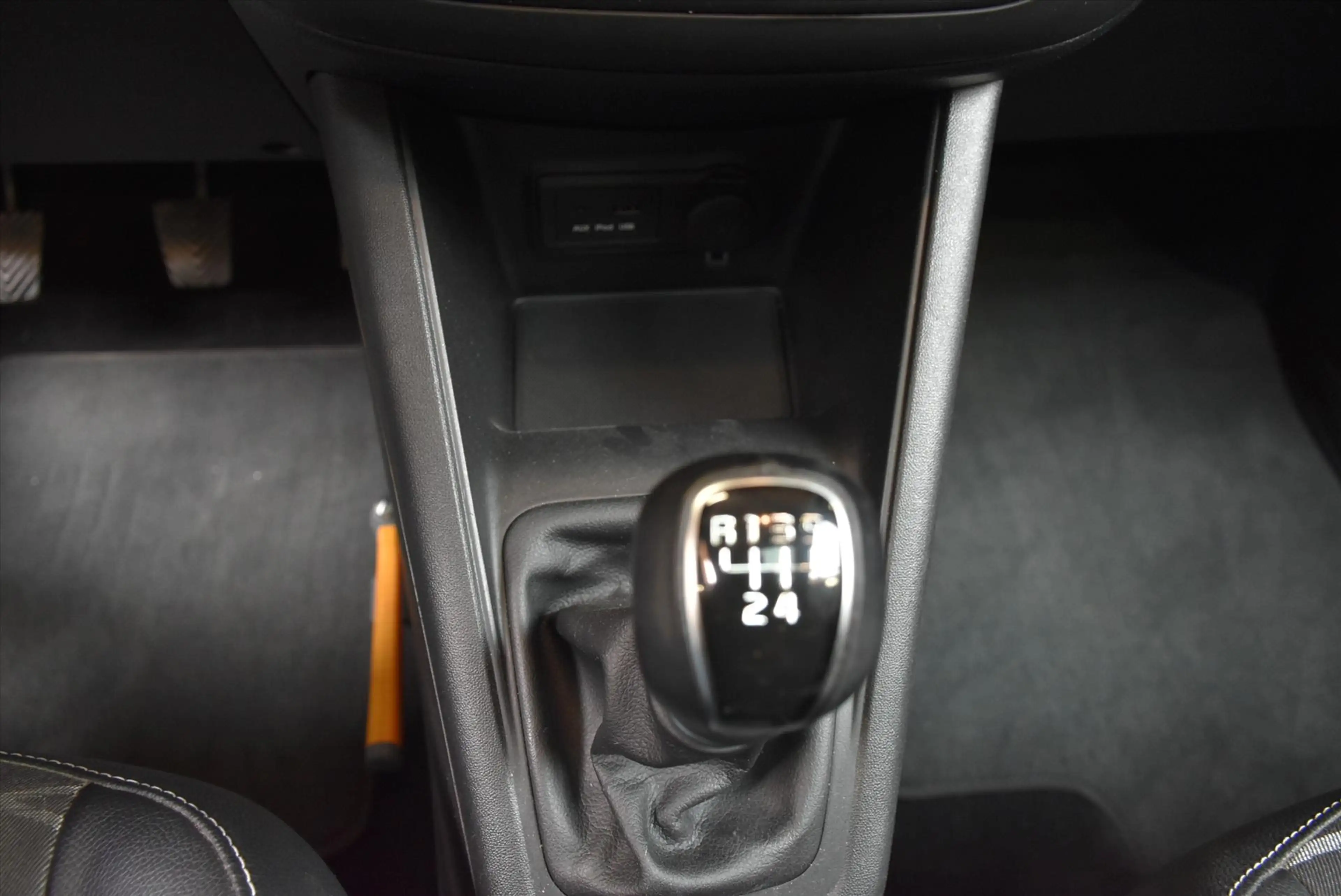 Kia Venga 1.4 CVVT 90pk Summer Edition Navigatie, Panoramada — photo 24