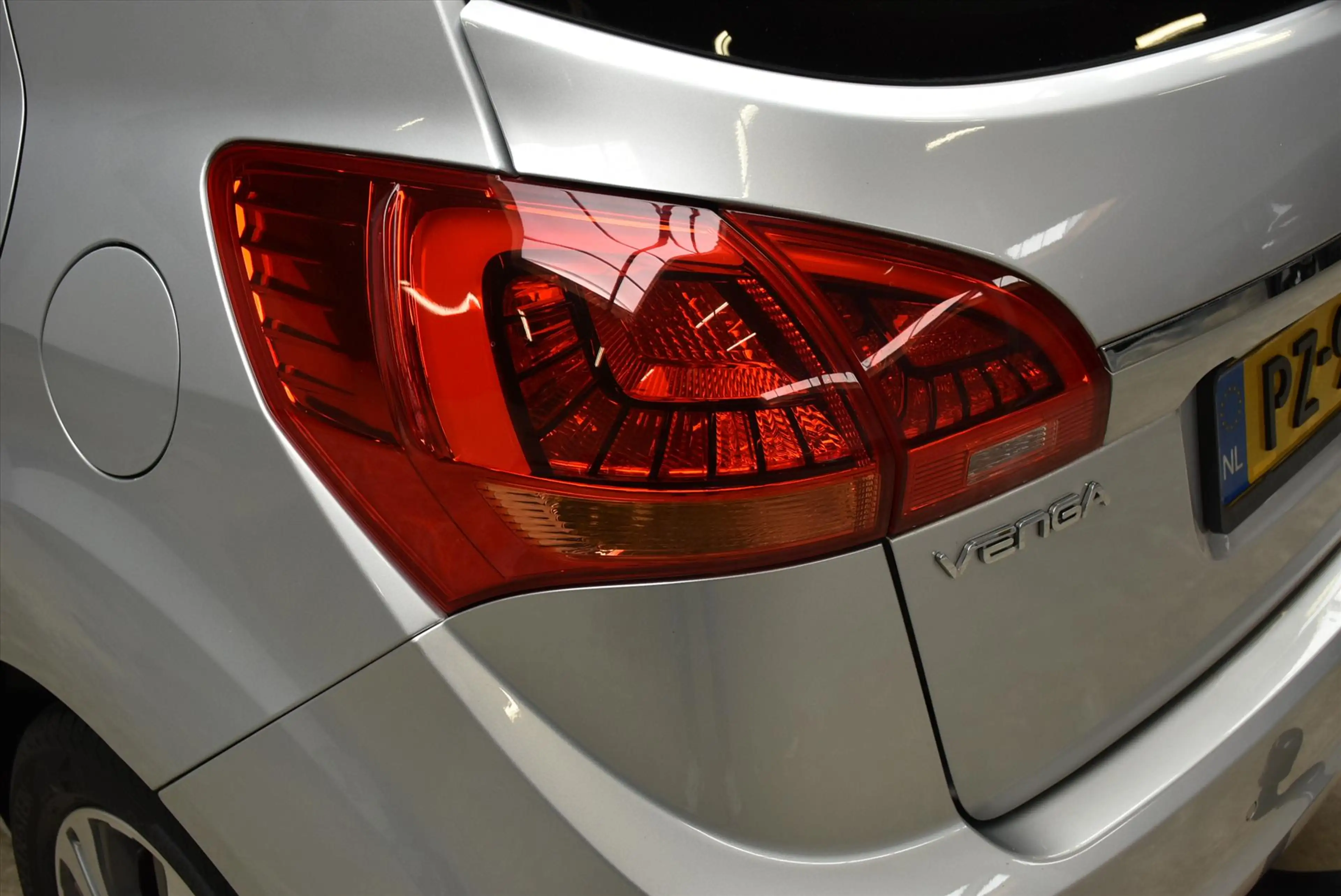 Kia Venga 1.4 CVVT 90pk Summer Edition Navigatie, Panoramada — photo 10