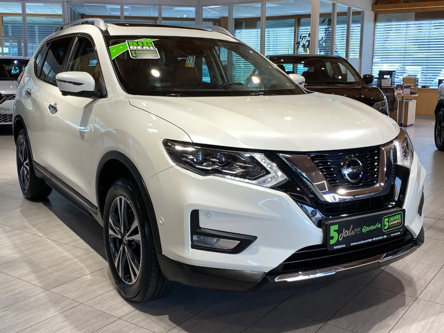 Nissan X-Trail 1.3 DIG-T Tekna ACC+LED+Navi+Pano+Kamera Weiß - 2