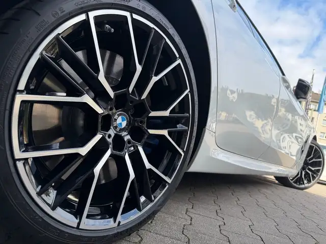 BMW I view 4