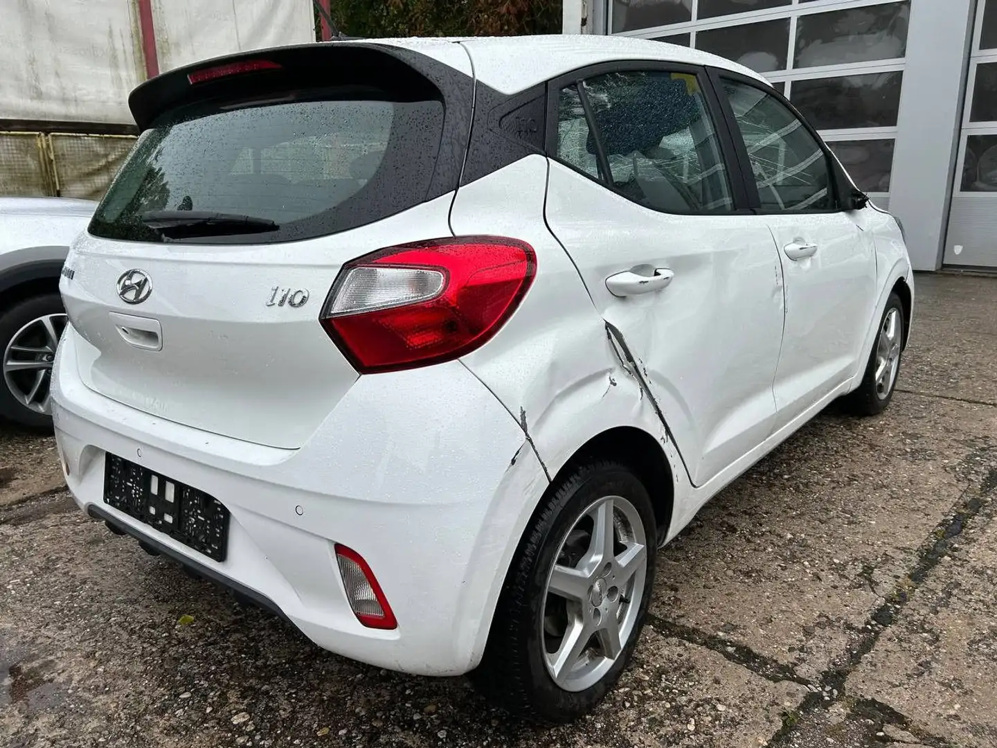 Hyundai i10 Klima Navi Tempomat PDC Weiß - 2