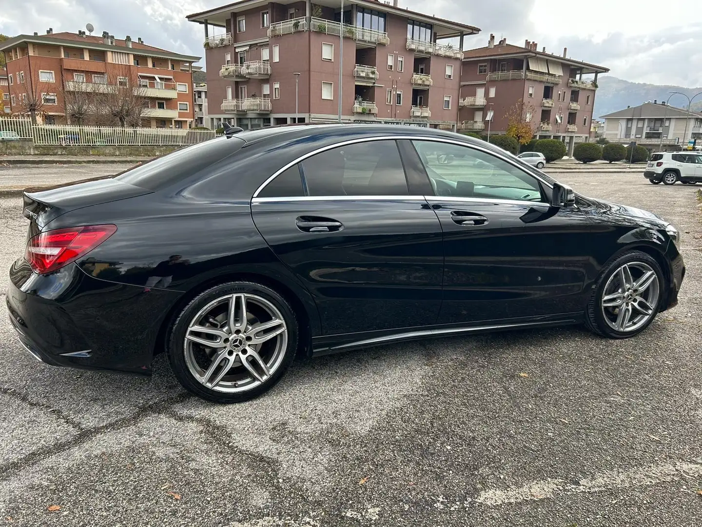 Mercedes-Benz CLA 180 CLA - C117 d Premium auto FL Nero - 2