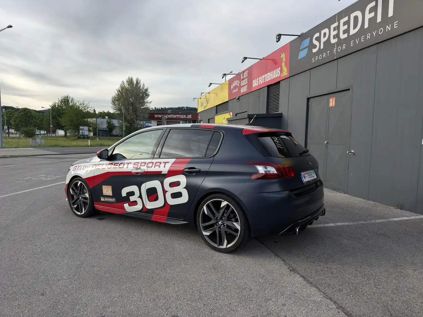 Peugeot 308 1,6 e-THP 270 GTi by Sport - 1