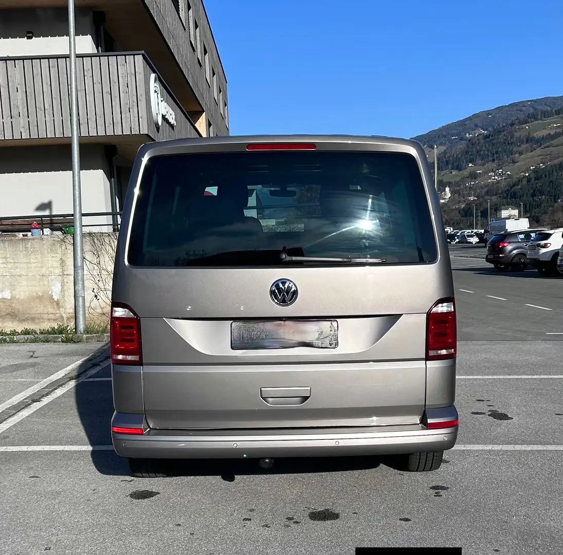 Volkswagen T6 Multivan Silber - 2
