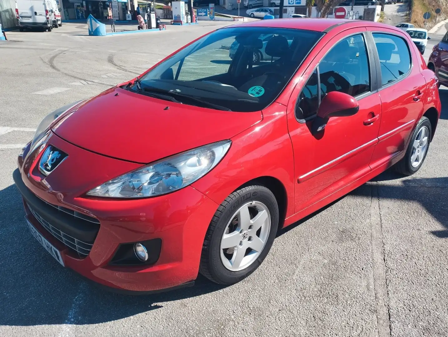 Peugeot 207 1.4 VTi 16v Active Rouge - 1