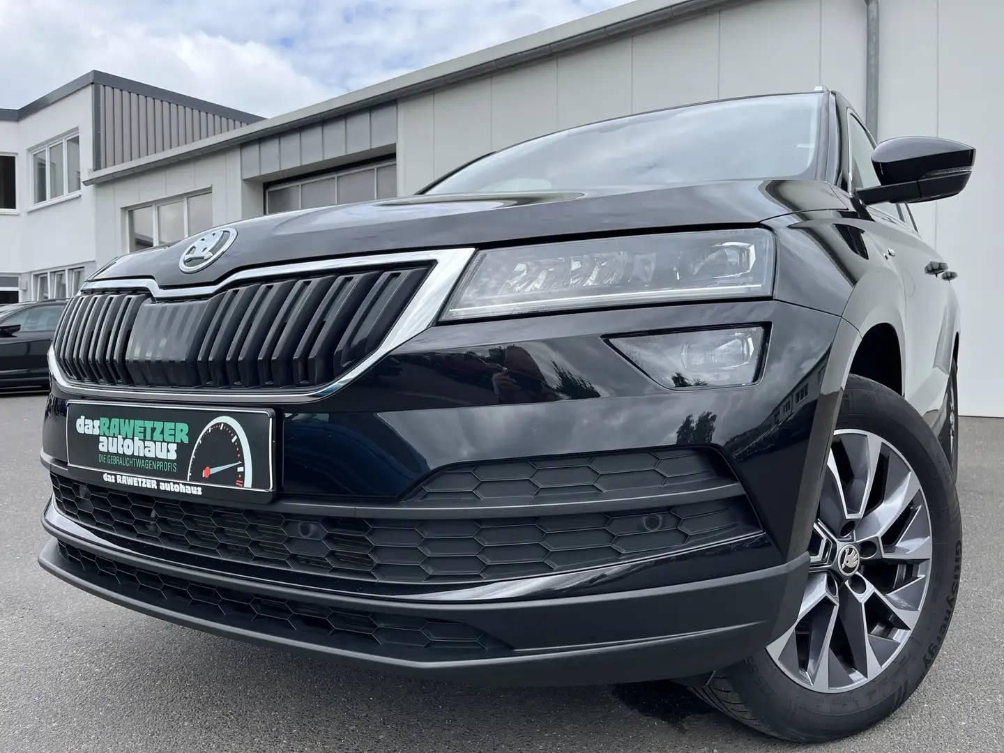 Skoda Karoq 2.0 TDI DSG 4x4 Drive 179€ m.20% Anz. AHK Canton Schwarz - 1