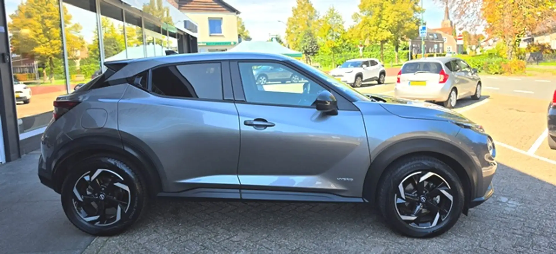 Nissan Juke 1.6 143PK Hybrid N-Connecta - Android Auto & Apple Gris - 2