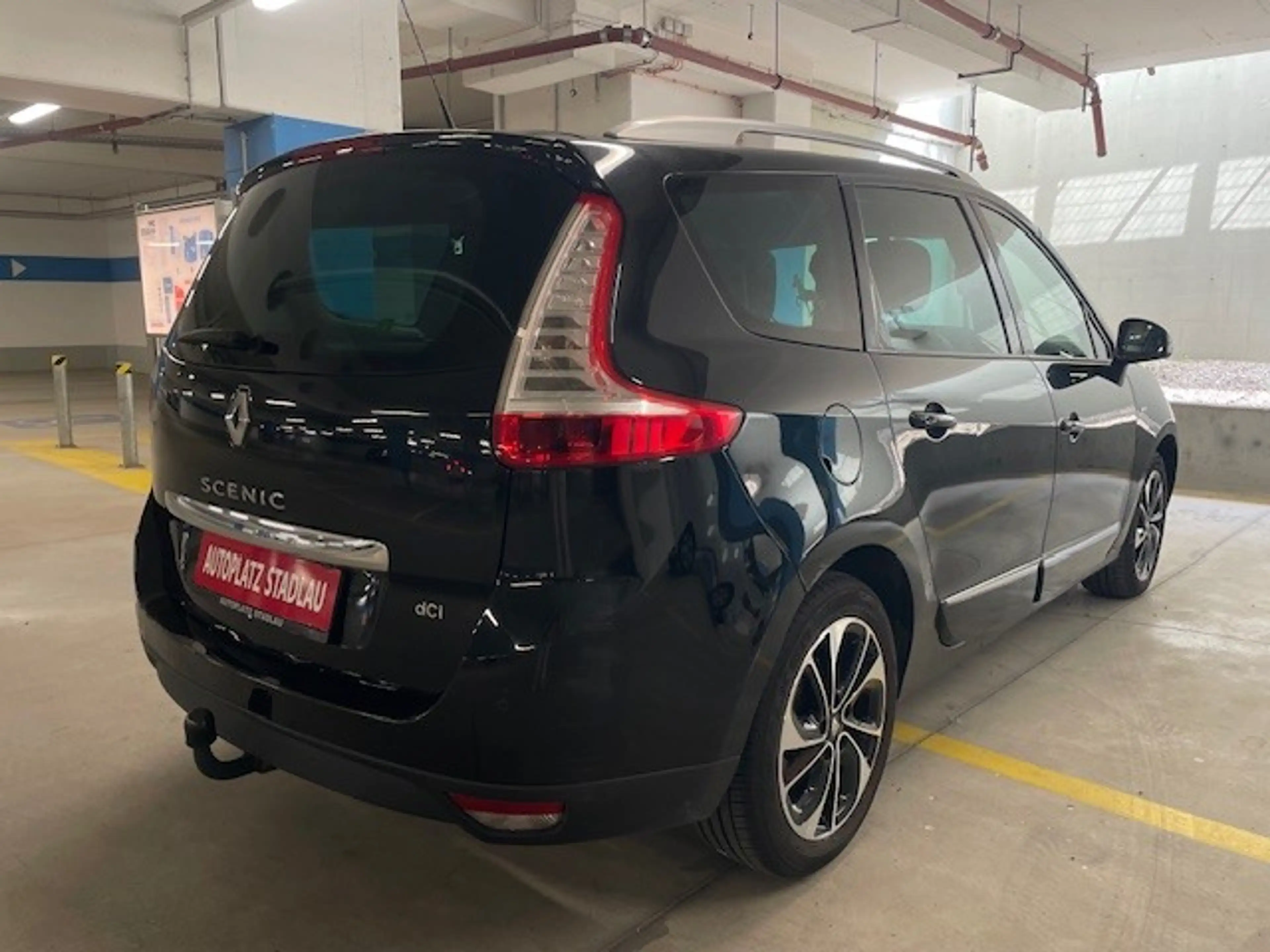 Renault Grand Scenic Grand Scénic Energy dCi 110 Bose Edition — photo 4