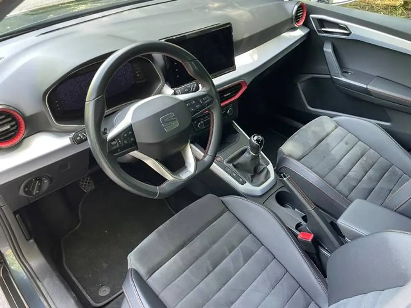 SEAT Arona 1.0 TSI S&S FR 110 Gris - 2