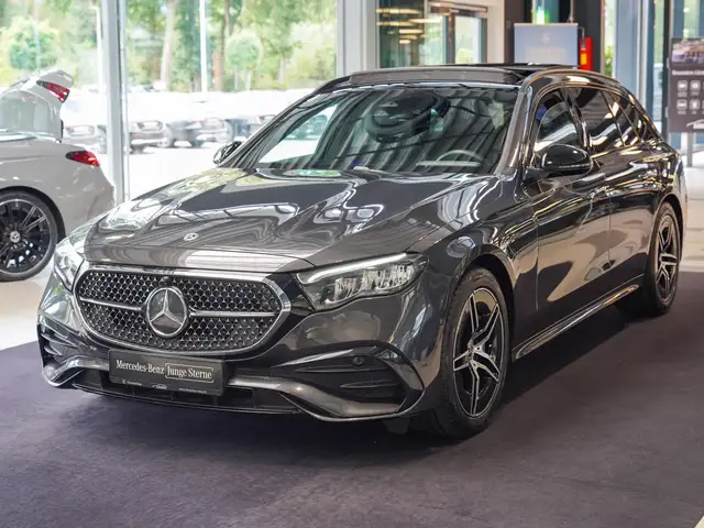 Mercedes-Benz E-Class view 9