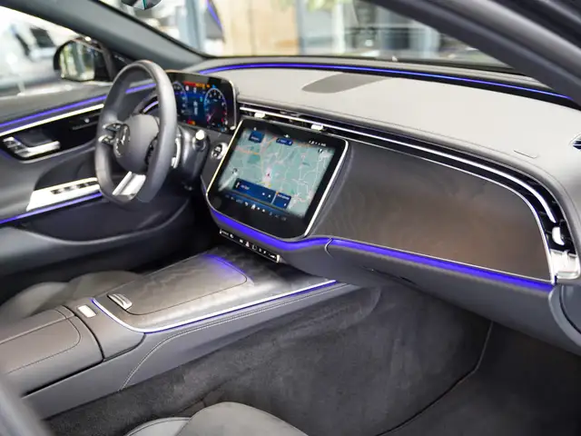 Mercedes-Benz E-Class view 13