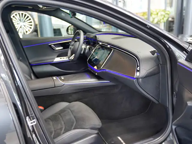 Mercedes-Benz E-Class view 12